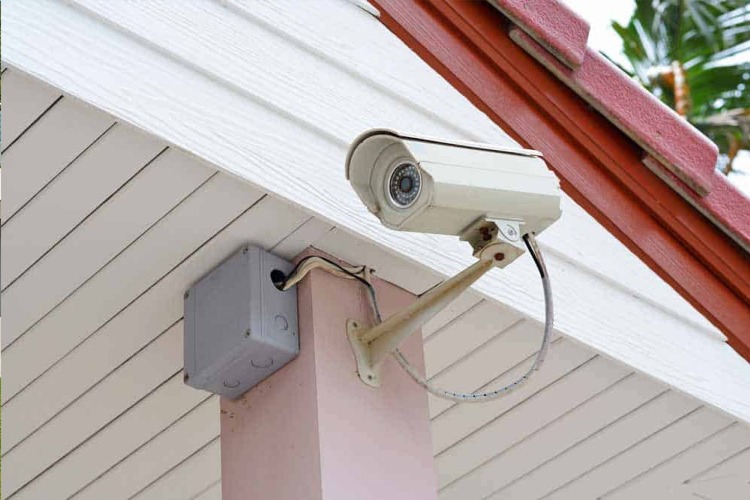 outdoor-home-install-cctv